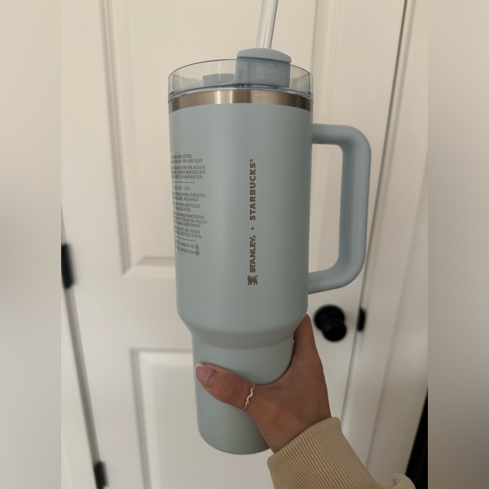 BRAND NEW WITH TAGS! STANLEY X STARBUCKS 40 oz tumbler/cup - spring blue